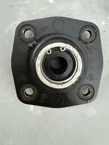 Soporte de cojinete de eje de transmisión Kawasaki Ultra 250X 300X 900 1100 STX 1996-2008 - Imagen 1 de 2