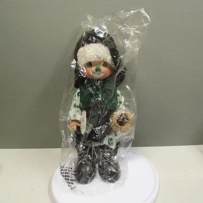 Precious Moments 4511 WISHING YOU LUCK O' THE IRISH Vinyl Hobo Clown Doll, NWT - Image 1 of 4