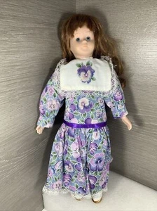 Bambola porcellana vintage Wangs International capelli castani occhi azzurri 15" - Foto 1 di 11