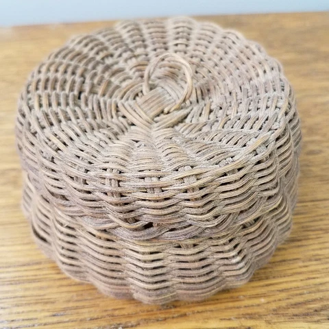 Early Small Hand Northeast Woven Wicker Lidded Round Child's Sewing Basket Brown Cover