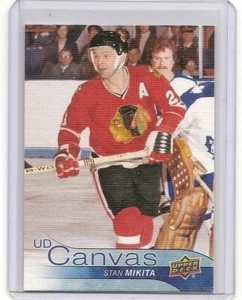 Tarjeta insertada de lona Stan Mikita serie dos cubierta superior 2016-17 Chicago Blackhawks - Imagen 1 de 2