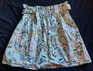 *VGC* Floral Paperbag Skirt From H&M. Size M - Picture 1 of 3