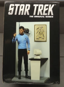 NUOVO Star Trek HCG Dr. McCoy Bones scala 1:6 Bay 1 di 150 edizione esclusiva RARO - Foto 1 di 15