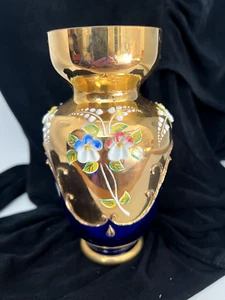 Böhmische Kristall Kobaltblau Knospen Vase mit Goldüberfang erhabene Blumen & Perlen - Bild 1 von 6
