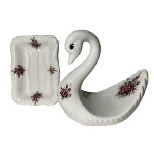🥰    Vintage Athena Ceramic Swan Towel Holder & Soap dish~USA made - Picture 1 of 7