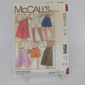 1980s McCALLS 7511 - CULOTTES or SHORTS - Size 14 W 28" - Picture 1 of 5