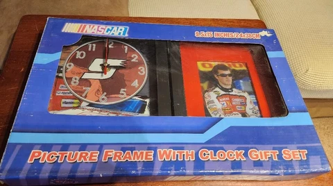 Kasey Kahne Battery Operated Quartz Wall Clock NEW Cover
