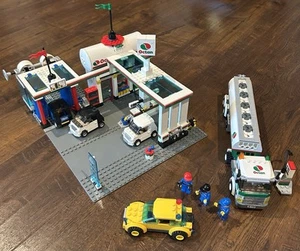 Camión de octano y gasolinera Lego City incompleto - Imagen 1 de 15