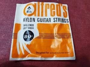 Corde per chitarra vintage Alfred's in nylon per chitarre foro tondo un accordo - Foto 1 di 3