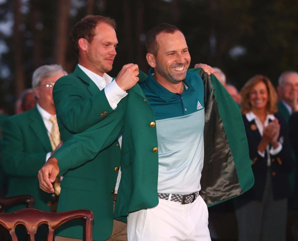GOLF SUPERSTAR SERGIO GARCIA WINS THE MASTERS  8X10 PHOTO W/BORDERS  - Image 1 of 1