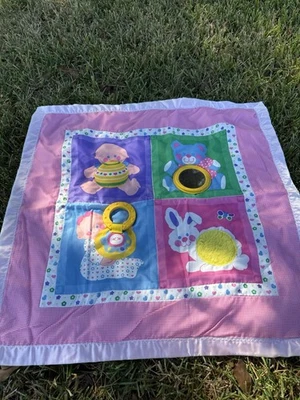 Vintage 1983 Fisher-Price Floral Baby Blanket, 28”x28 — 第 1/3 张图片
