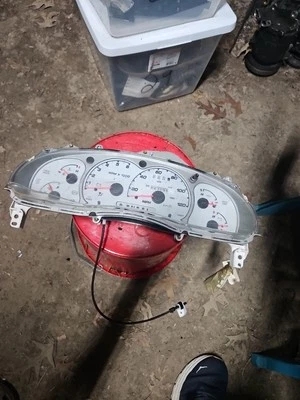 Velocímetro Ford Explorer 2002-2003 usado Foto 1 de 3