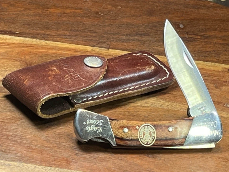 2015 BUCK USA 500 DUKE Eagle Scout Knife + Leather Sheath - Matthew Cochran - Image 1 of 4