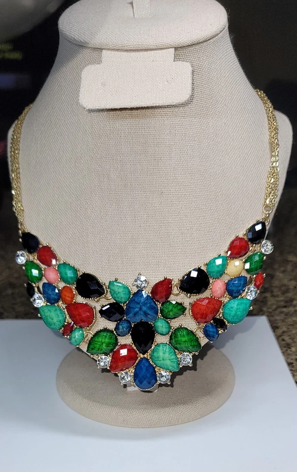  AMRITA SINGH ОЖЕРЕЛЬЕ В КРАСНЫЙ, ЗЕЛЕНЫЙ, СИНИЙ ЧЕРНЫЙ И КРИСТАЛЛ, ЗОЛОТИСТЫЙ ЦЕПОЧКА - Изображение 1 из 1