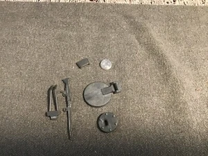 1:16  MG42 mit Halterung, Notausstigsluke, Nahverteitigungseinrichtung Tiger I  - Bild 1 von 1