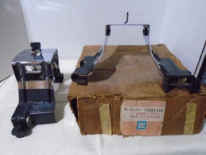 C-3 CORVETTE 1968-1977 T TOP DECK LID LUGGAGE RACK BRACKET SET NOS G.M. - Picture 1 of 7