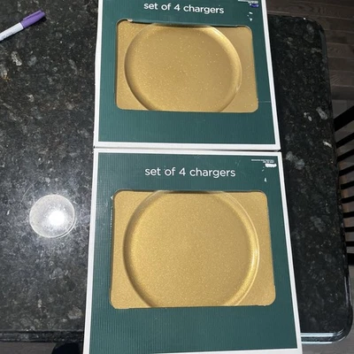 NUEVO en Caja Target Home 2007 13" Juego Cargador 8 Dorado Foto 1 de 4