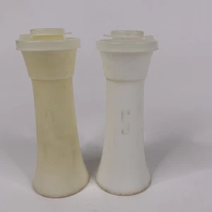 Juego de saleros y pimenteros vintage Tupperware #718 reloj de arena 6" de alto blanco - Imagen 1 de 13