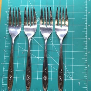 Oneida Community MY ROSE Forchette per Insalata 6 1/4” Set di 4 Posate Inox - Foto 1 di 3