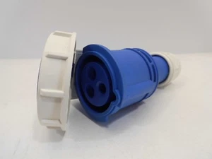 ESR C16326 16 AMP 3 PINES 240V AZUL IP67 ACOPLADOR DE ARRASTRE CARAVANA INDUSTRIAL 2P&E - Imagen 1 de 4