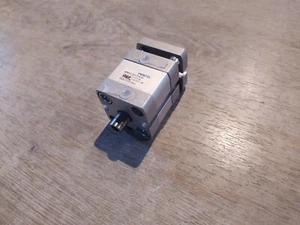 FESTO ADNGF-25-5-P-A-S2 537126 [NEW] - Picture 1 of 5