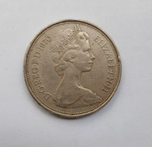 Very Rare 1970 "NEW PENCE" - First Edition Coin Queen Elizabeth II - Picture 1 of 4