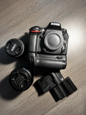 Nikon D7200 Digital Camera with 2 Prime Lenses, Battery Grip, and Charger - Image 1 of 4