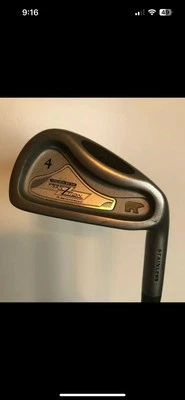 Golden Bear TranZition Tungsteno 4 Hierro Derecha / Grafito Senior / Empuñadura Nueva  Foto 1 de 3