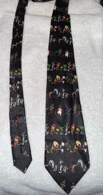 Looney Tunes 复古 1993 年角色拼贴领带 100% 真丝黑色多色 — 第 1/4 张图片