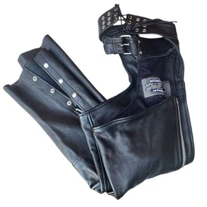 Papa’s Moto Pelle Chaps - Nero - Taglia 3 (Grande) Attrezzatura Motociclista Resistente - Foto 1 di 8
