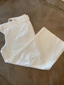 Old Navy White Just Below Waist Stretch Flat Front Women's Capri Pants Size 10 - Picture 1 of 2