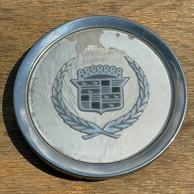 Tapa central Cadillac DeVille, blanco, 1987-1993 número de pieza 30553 04 Foto 1 de 3