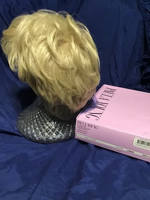 Peluca corta rubia clara Paula Young Victoria A5547 talla color promedio 14/88A#8 Foto 1 de 4