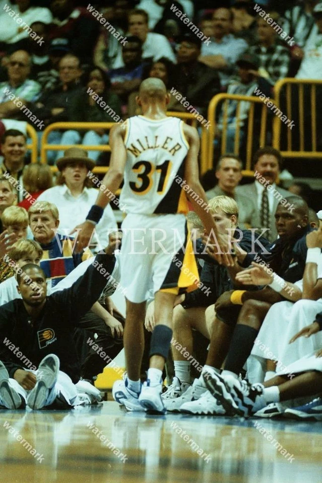 EW956 Reggie Miller Pacers Bench Basketball 8x10 11x14 16x20 Photo - Image 1 of 1