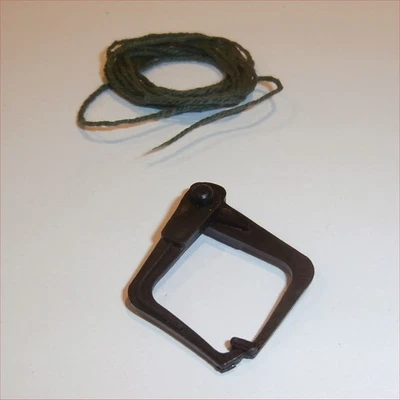 Corgi Toys 1104 Bedford Cab Machinery Carrier Jaw Clamps Kit - Image 1 of 4