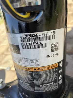 COMPRESOR COPELAND SCROLL ZR28K5E - PFV-130 Año 2017 220v Single Ph R22 Foto 1 de 4