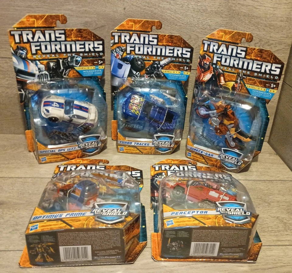 Transformers Reveal The Shield Deluxe Class Action Figures - Choose - Image 1 of 1