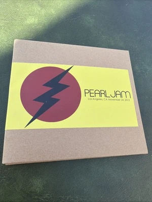 PEARL JAM – Los Angeles November 24, 2013 – OFFICIAL BOOTLEG USA -  3CD - Imagem 1 de 4