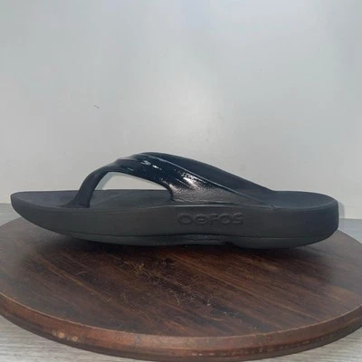 OOFOS OOLALA Luxe Flip Flop Women’s 10 Thong Recovery Sandals Metallic Black - Image 1 of 4