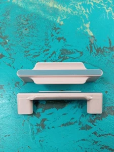 Par Rosa Azul PULL MANIJAS DE PUERTA 63mm COCINA Cajón Gabinete Retro Upcyc - Imagen 1 de 6