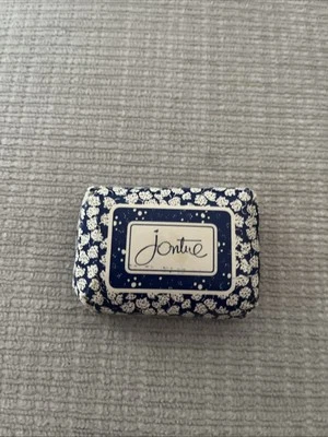 Jabón de seda corporal con fragancia vintage Jontue Reckon, 1,5 OZ Foto 1 de 2