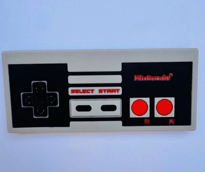 Bumkins Nintendo NES Controlador Silicona Mordedor Bebé Juguete 2018 Clásico Usado en Excelente Condición Foto 1 de 3