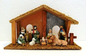 Nativity Ceramic Mini Figurines Holy Family Wise Men Wood Stable 11" x 6 1/2" - Bild 1 von 8