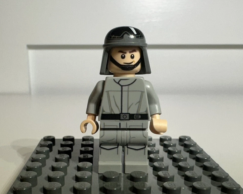 LEGO Star Wars At-st Driver Officer Minifigure SW0797 From Set 75153