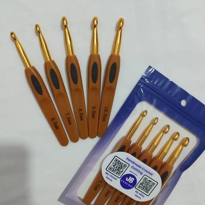 JB CROCHET Ergonomic Large Crochet Hooks/Needles 6.5 7 8 9 10 Soft Touch Inspired by Clover