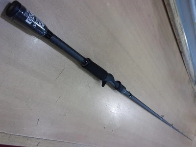 ABU GARCIA VERITAS CASTING ROD  7 foot Medium Heavy power - Image 1 of 4