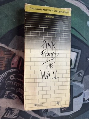 LONGBOX MFSL PINK FLOYD THE WALL 24k Gold Ultradisc Mobile Fidelity CD Included - Image 1 of 4