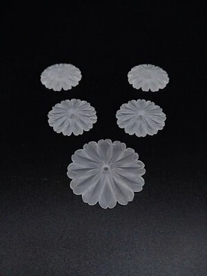 CRISTAL DE ROCA NATURAL/tallado a mano/flores/desde 26,55 mm hasta 37,00 mm/123,40 quilates/5 piezas Foto 1 de 4