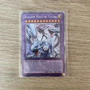 Yu-gi-oh! Dragon Master Magia RA04-EN055 Platinum Secret Rare | STAMPEDE - Picture 1 of 1