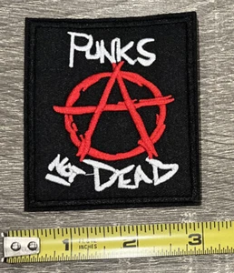 PUNKS NOT DEAD Iron on Patch Metal Band Music Sew On ROCK Anarchy Gift - Picture 1 of 1